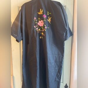 Vinatage Embroidered Robe